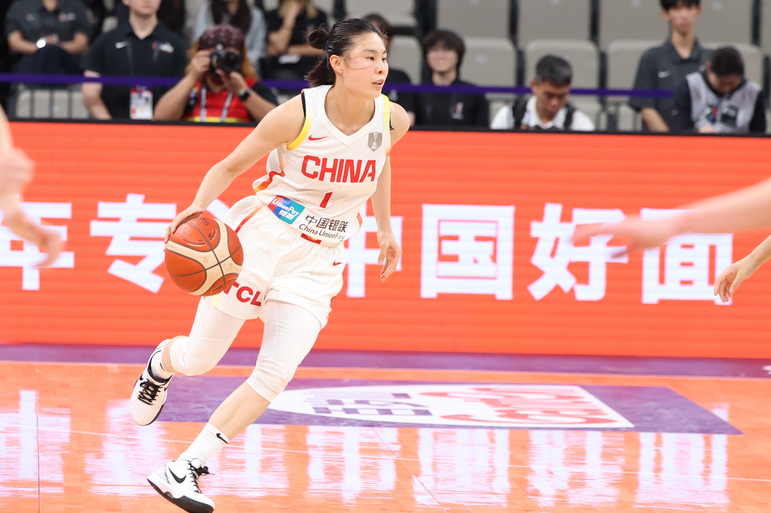 pp电子试玩-媒体人：很多人还沉浸在世界杯亚军的辉煌 没认清后卫线青黄不接