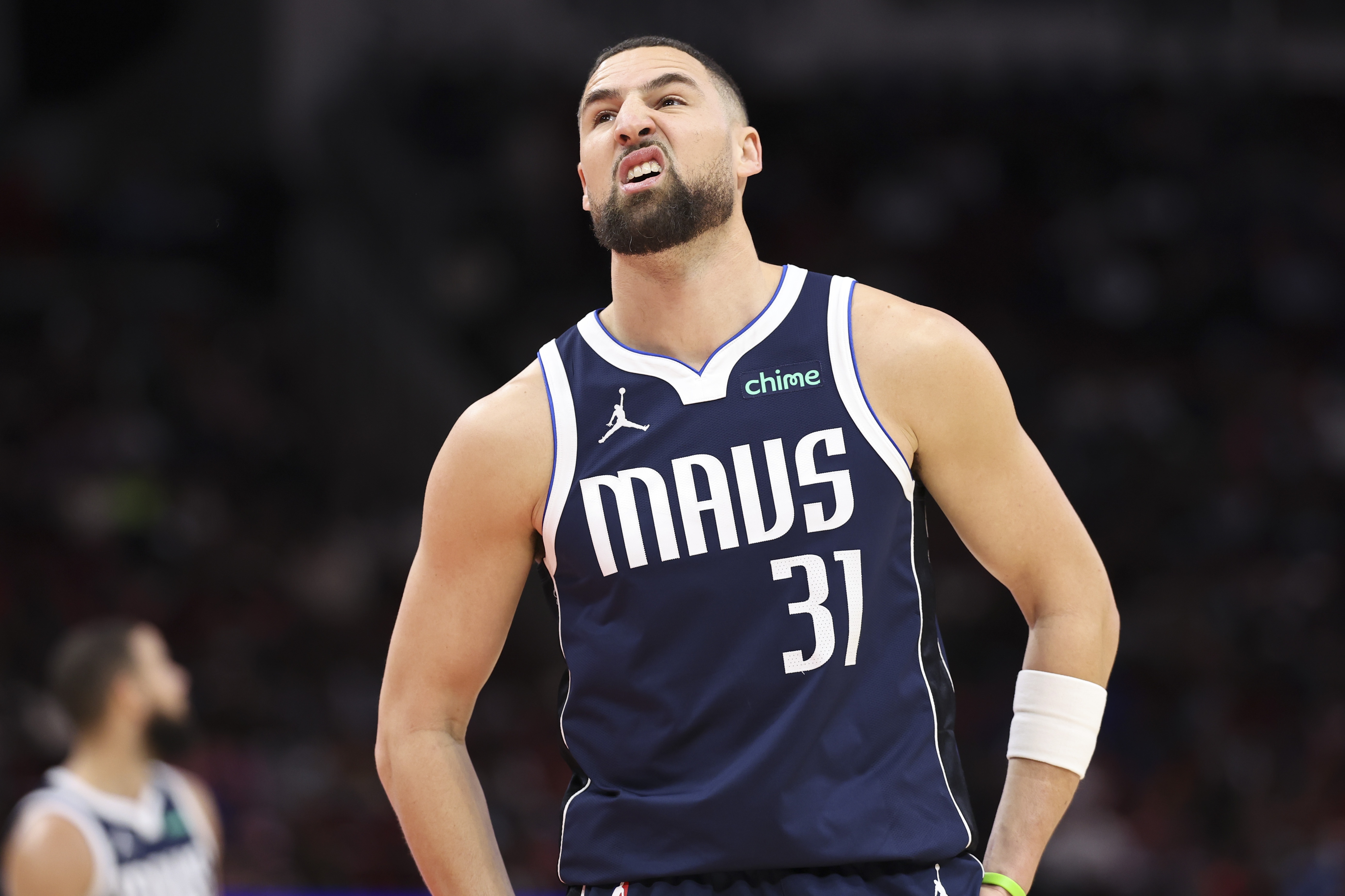 pp电子试玩-下赛季是否留队？克莱：我有合同但不确定 达拉斯的一切瞬息万变